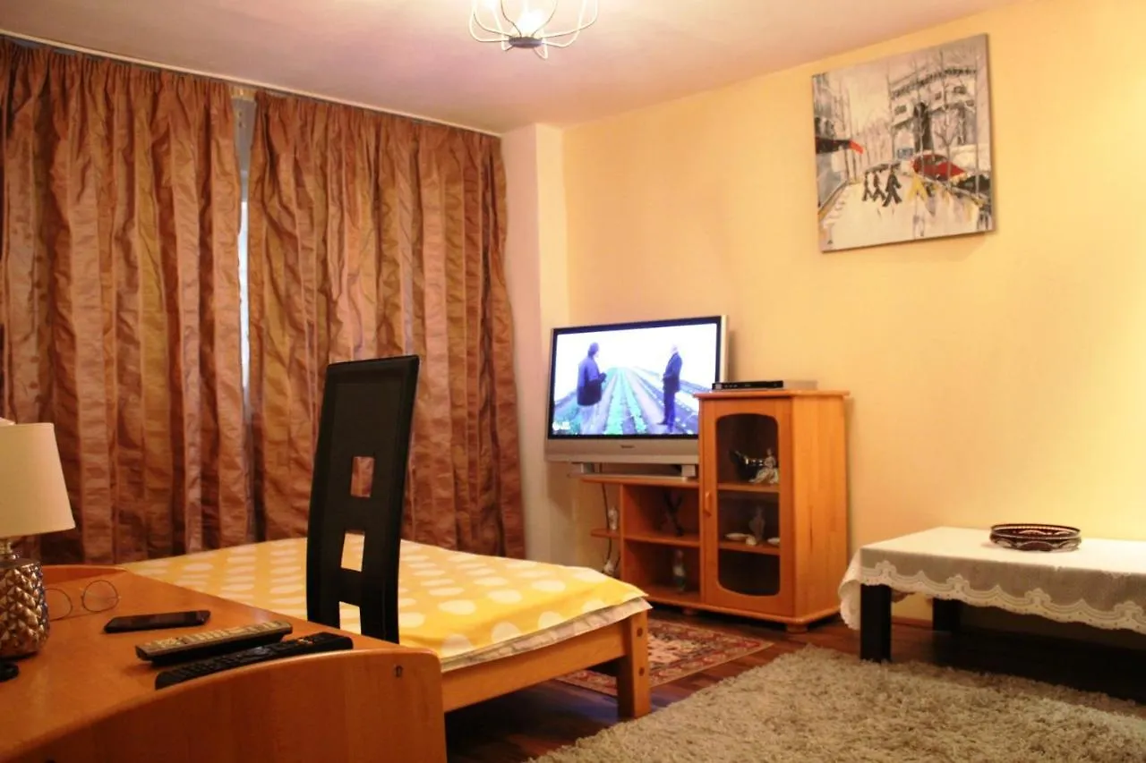 Vitan Modern Apartment, Sleeps 4 contacts